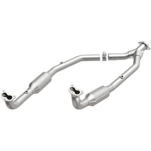 Load image into Gallery viewer, MagnaFlow Conv Direct Fit OEM 2003 Land Rover Discovery Underbody
