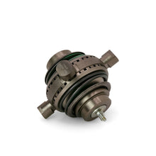 Load image into Gallery viewer, Eaton Detroit Locker Diff 24 Spline 1.24in Axle Shaft Dia 3.54 Ratio Land Rover Salisbury 8HA Front
