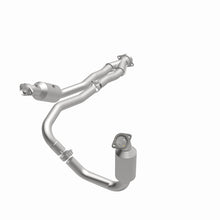 Load image into Gallery viewer, Magnaflow Conv DF 2015-2017 Transit-150 V6 3.5 OEM Underbody
