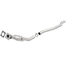Load image into Gallery viewer, MagnaFlow Conv DF 01-04 Chrysler/Dodge Truck Town &amp; Country Van/Grand Caravan 3.8L
