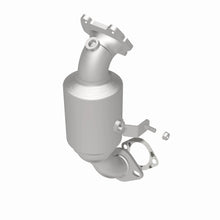 Load image into Gallery viewer, Magnaflow 14-16 Ram ProMaster 1500/2500/3500 V6 3.6L CARB Compliant DirectFit Catalytic Converter
