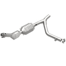 Load image into Gallery viewer, MagnaFlow Conv DF 01 Ford Trucks 5.4L
