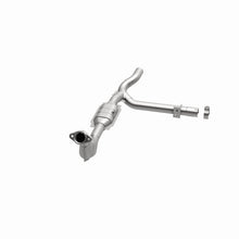 Load image into Gallery viewer, MagnaFlow Conv DF 99-00 Ford F-150 4.6L
