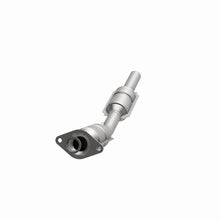 Load image into Gallery viewer, MagnaFlow Conv DF 03-04 Pontiac Vibe 1.8L
