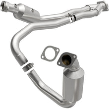 Load image into Gallery viewer, Magnaflow Conv DF 2015-2017 Transit-150 V6 3.5 OEM Underbody
