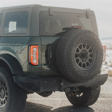 Load image into Gallery viewer, Ford Racing 21-23 Bronco Method 17x8.5in Wheel Kit - Matte Black
