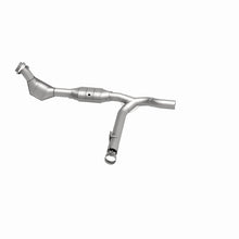 Load image into Gallery viewer, MagnaFlow Conv DF 99-00 Ford F-150 4.6L
