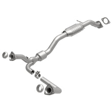 Load image into Gallery viewer, MagnaFlow Conv DF 00-05 Blazer 4WD 4.3L
