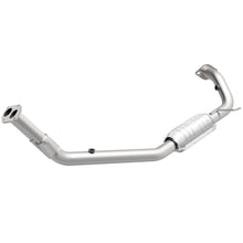 Load image into Gallery viewer, MagnaFlow Conv DF 98-00 Isuzu Amigo 2.2L
