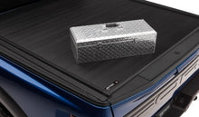 Load image into Gallery viewer, Retrax 07-13 Chevrolet/GMC (5.8ft. Bed) Retrax IX
