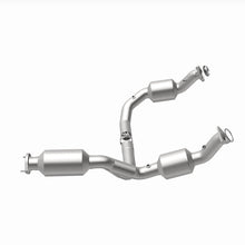 Load image into Gallery viewer, MagnaFlow 2021 Chevrolet Express 2500 4.3L Underbody Direct-Fit Catalytic Converter
