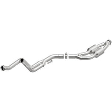 Load image into Gallery viewer, MagnaFlow Conv DF 94-97 MercedeS C280 2.8L

