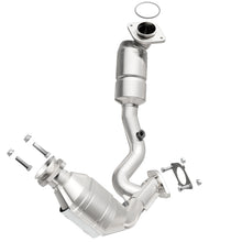 Load image into Gallery viewer, MagnaFlow Conv DF 00-03 Ford Taurus 3.0L fron
