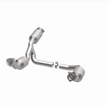 Load image into Gallery viewer, MagnaFlow 2021 Chevrolet Express 2500 4.3L Underbody Direct-Fit Catalytic Converter
