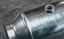 Load image into Gallery viewer, MagnaFlow Conv Universal 2.25 inch C/A 5 inch spun body
