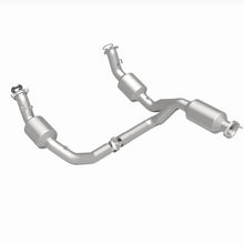 Load image into Gallery viewer, MagnaFlow 2021 Chevrolet Express 2500 4.3L Underbody Direct-Fit Catalytic Converter
