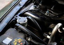 Load image into Gallery viewer, J&amp;L 10-18 Ford Taurus Sho EcoBoost V6 Passenger Side Oil Separator 3.0 - Clear Anodized
