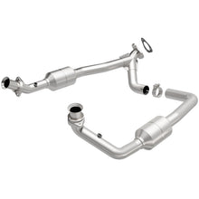 Load image into Gallery viewer, MagnaFlow Conv DF 00-03 Ford E150 5.4L
