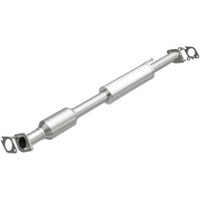 Load image into Gallery viewer, Magnaflow 16-17 Hyundai Sonata L4 2.0L OEM Grade / EPA Compliant Direct-Fit Catalytic Converter
