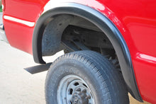 Load image into Gallery viewer, Lund 99-07 Ford F-250 SX-Sport Style Smooth Elite Series Fender Flares - Black (4 Pc.)

