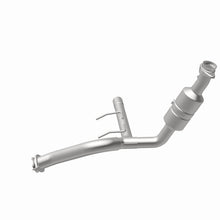 Load image into Gallery viewer, Magnaflow Conv DF 2009 f-150 V8 5.4 OEM Underbody
