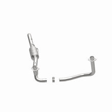 Load image into Gallery viewer, MagnaFlow Converter Direct Fit California Grade 00-01 Dodge Durango 5.9L
