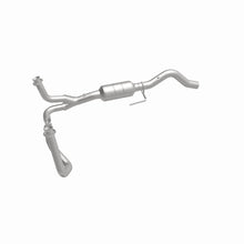 Load image into Gallery viewer, MagnaFlow Converter Direct Fit California Grade 00-01 Dodge Durango 5.9L
