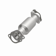 Load image into Gallery viewer, MagnaFlow Conv Direct Fit 2011 Kia Sorento 3.5 Underbody
