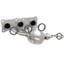 Load image into Gallery viewer, Magnaflow Conv DF 06-08 BMW Z4 3.0L rr

