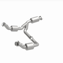 Load image into Gallery viewer, MagnaFlow 2021 Chevrolet Express 2500 4.3L Underbody Direct-Fit Catalytic Converter

