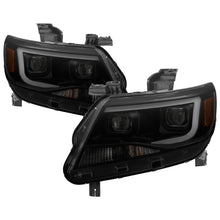 Load image into Gallery viewer, xTune Chevy Colorado 15-17 HalogenOnly Projector Headlights - Black Smoked PRO-JH-CCO04-LBDRL-BSM
