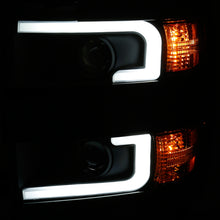 Load image into Gallery viewer, ANZO Projector Headlights 15-17 Chevrolet Silverado 2500HD / 3500HD Black w/ Black Rim
