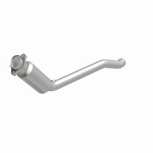 Load image into Gallery viewer, MagnaFlow DF Conv 2010-2013 Landrover  LR4 V8 5 OEM Underbody
