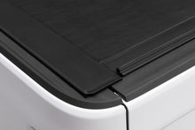 Load image into Gallery viewer, Rugged Ridge Armis Retractable Locking Bed Cover w/o Trail Rails 20-21 Jeep Gladiator JT
