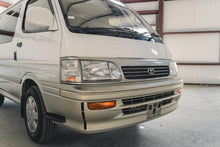 Load image into Gallery viewer, 1996 Toyota Hiace
