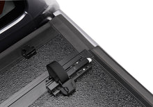 Load image into Gallery viewer, UnderCover 16-18 Toyota Tacoma 5ft Flex Bed Cover
