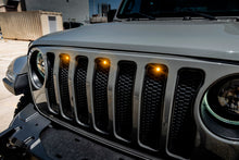 Load image into Gallery viewer, Oracle Pre-Runner Style LED Grille Kit for Jeep Wrangler JL - Green
