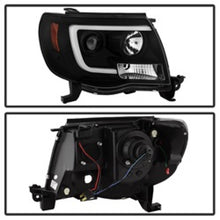 Load image into Gallery viewer, Spyder Toyota Tacoma 05-11 Projector Headlights - Light Bar DRL - Black PRO-YD-TT05V2-LB-BK
