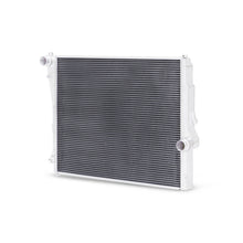 Load image into Gallery viewer, Mishimoto 99-06 BMW 323i/323i/328i/330i Performance Aluminum Radiator
