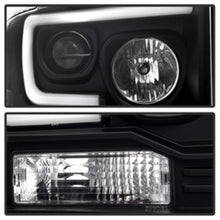 Load image into Gallery viewer, Spyder Ford F250/350/450 05-07 Projector Headlights - Light Bar DRL LED - Black PRO-YD-FS05V2-LB-BK
