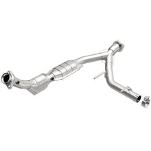 Load image into Gallery viewer, MagnaFlow Conv DF 03-04 Ford Expedition 5.4L V8 Passenger Side
