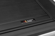 Load image into Gallery viewer, Rugged Ridge Armis Retractable Locking Bed Cover w/o Trail Rails 20-21 Jeep Gladiator JT

