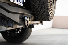 Load image into Gallery viewer, DV8 Offroad Elite Series D-Ring Shackles - Pair (Black)
