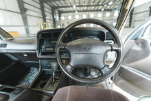 Load image into Gallery viewer, 1996 Toyota Hiace
