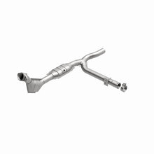 Load image into Gallery viewer, MagnaFlow Conv DF 99-00 Ford F-150 4.6L
