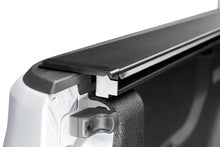 Load image into Gallery viewer, Rugged Ridge Armis Retractable Locking Bed Cover w/o Trail Rails 20-21 Jeep Gladiator JT
