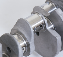 Load image into Gallery viewer, Eagle Chevy LS1 24 Tooth Reluctor 4140 Forged Crankhaft
