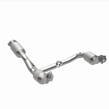 Load image into Gallery viewer, MagnaFlow 2021 Chevrolet Express 2500 4.3L Underbody Direct-Fit Catalytic Converter
