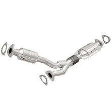Load image into Gallery viewer, MagnaFlow Conv DF 00-03 Saturn LS 3.0L Rear
