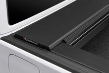 Load image into Gallery viewer, Rugged Ridge Armis Retractable Locking Bed Cover w/o Trail Rails 20-21 Jeep Gladiator JT
